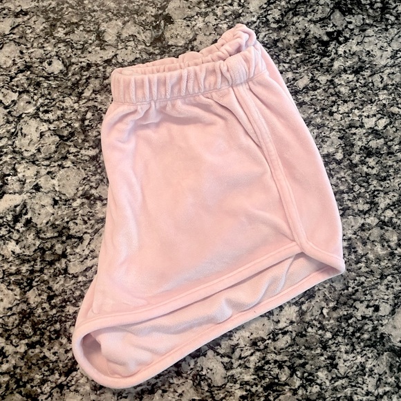Baby pink Kendall an Kylie velour shorts - Picture 4 of 4